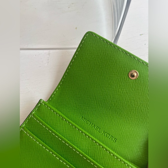 Michael Kors Lime Green Card Holder - Picture 12 of 13